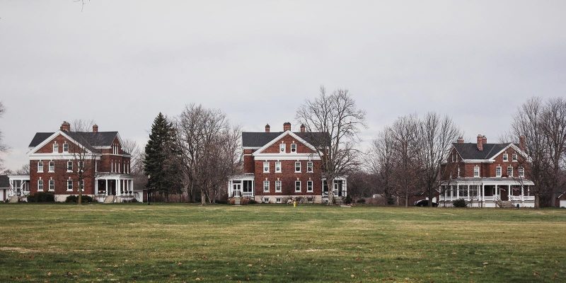 Three houses in the cold